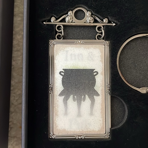 LitJoy Harry Potter Magical 'The Cracked Kettle Pub Key #22' - Picture 4 of 11